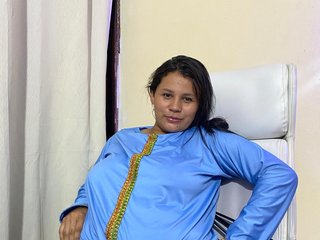 Erotik görüntülü sohbet SalmaBadawi