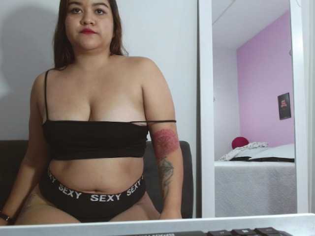 Fotoğraflar SaraFranco I am new here! Welcome guys♥ #curvy #new #brunette