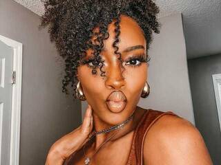 Erotik görüntülü sohbet Sarah-Sweets