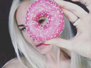 Erotik görüntülü sohbet Seeleenaa