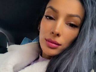 Erotik görüntülü sohbet Selenna