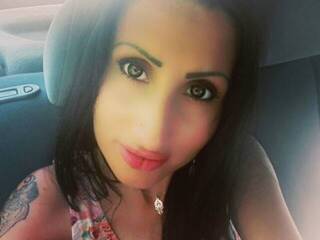 Erotik görüntülü sohbet SexiBelle