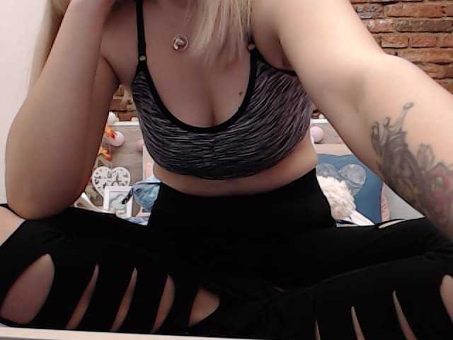 Fotoğraflar Amanda_Marry SNAPCHAT 100 TOK !!!! 2 x lush and 1 x domi lets have fun and see me cuming :wink