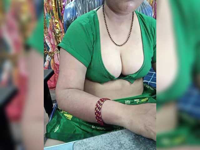 Fotoğraflar sexycharu MERRY CHRISTMAS Indian# #cute #india #bignipples #asian#bigass#bigboobs#curvy#housewife#hairypussy#wet#panties#hairyarmpit#tease