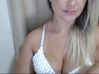 Fotoğraflar sexysarah27 more tips bb, more shows very horny and hot!