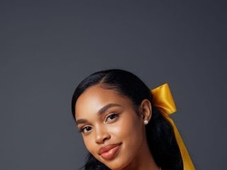 Erotik görüntülü sohbet ShantalJames