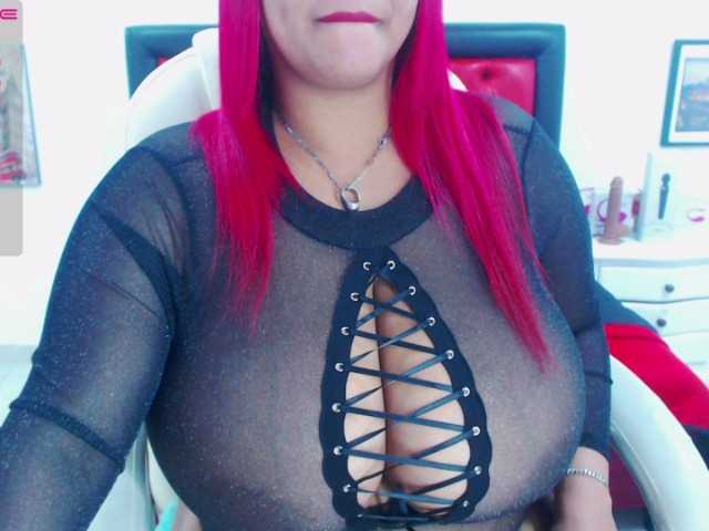 Yayın ekran görüntüleri Siren-boobs