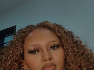 Erotik görüntülü sohbet SlutyMuse