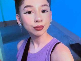 Erotik görüntülü sohbet SonyaMeow