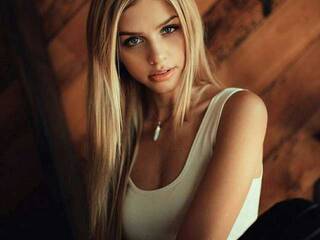 Erotik görüntülü sohbet SonySweet