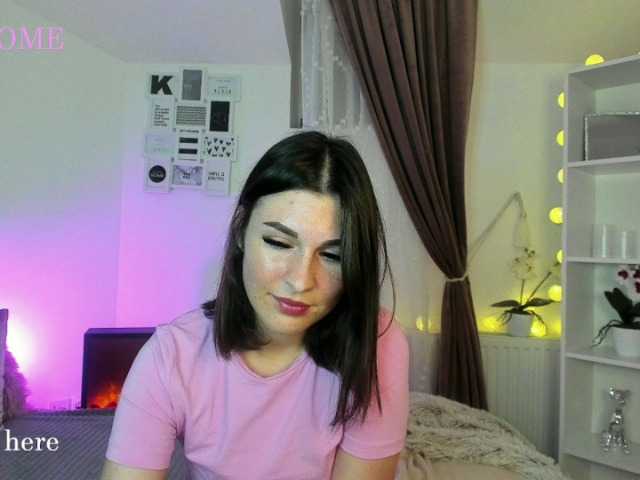 Fotoğraflar SophiaLeone18 first day here I am Lara #18 #new #brunette #bisexual #dildo join me and let's f.ck