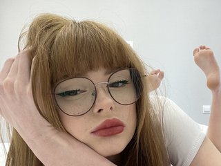 Erotik görüntülü sohbet Sophie-doll