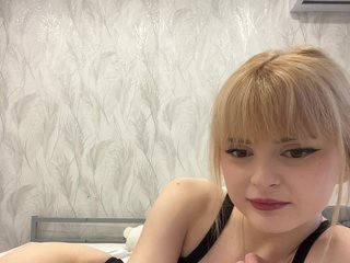Erotik görüntülü sohbet Sophie-doll