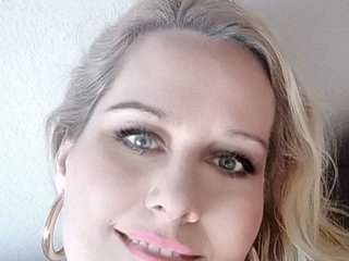 Erotik görüntülü sohbet SquirtyMaya