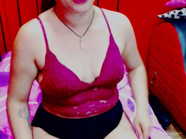 Fotoğraflar Stephanyhot1 welcome to my room, I'm Stephany, add me to your favorites list and let's have pleasant orgasms ♥♥♥Would you like to experiment with the prohibited? Let's go private and find out