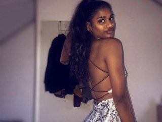 Erotik görüntülü sohbet surayaNdia