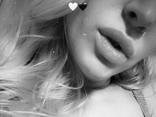 Erotik görüntülü sohbet Suuzykiss