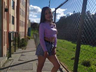 Erotik görüntülü sohbet Sweetpeach-2