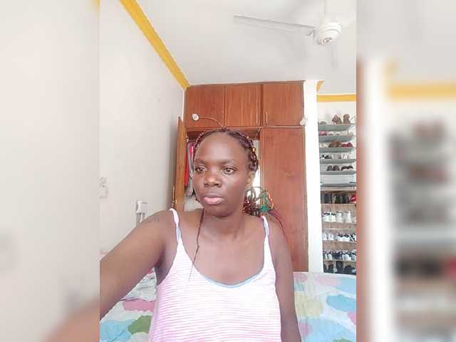 Fotoğraflar Sweetpussyyy ##shaved##pinkpussy##bigtities##ass##kenyan##topless##help me reach 200$##10000##tokens pls