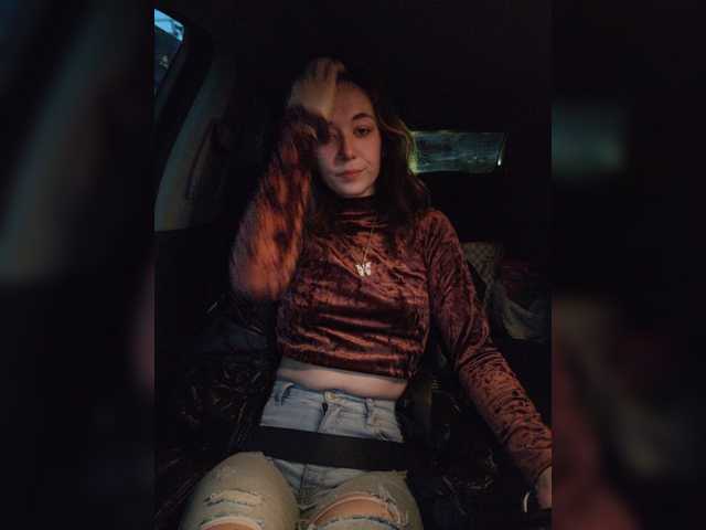 Fotoğraflar Sweetrubyrose Hi im ruby! Its my first day im super nervous. Suppiry me by tipping and i Will flash 500 we have 13 and 487 until goal. Vibrate me my lush is in!