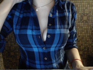 Fotoğraflar SweetValeri Hi)) I look at your cameras, 20 tokens. Chest 50 tokens. Toy in private chat group