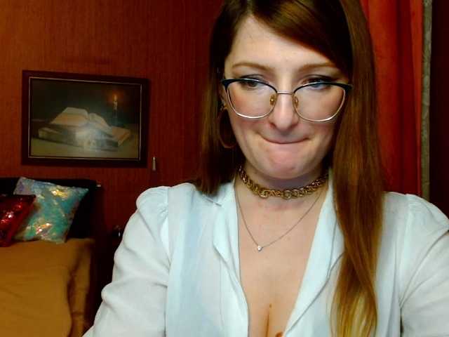 Fotoğraflar tastyAriel Sweet and yet dang naughty ;) #innocentface #sweet #petite #glasses #fetish #natural #domina #teaser #cfmn #joi #cei #cbt #sph