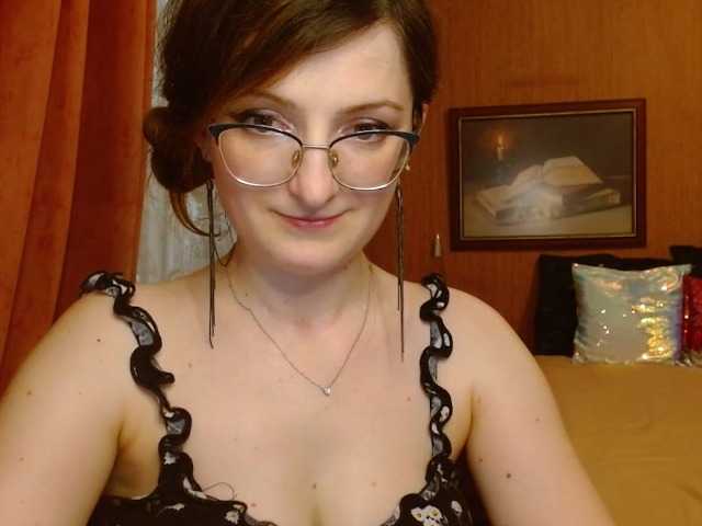 Fotoğraflar tastyAriel Sweet and yet dang naughty ;) #innocentface #sweet #petite #glasses #fetish #natural #domina #teaser #cfmn #joi #cei #cbt #sph