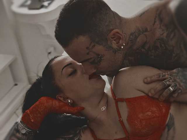 Profilin fotoğrafı TattooedCouple