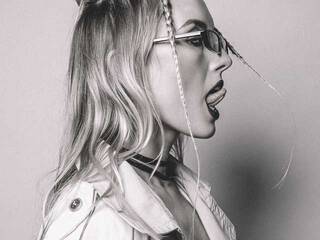 Erotik görüntülü sohbet technobabe