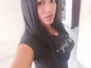 Erotik görüntülü sohbet TenishaWunder