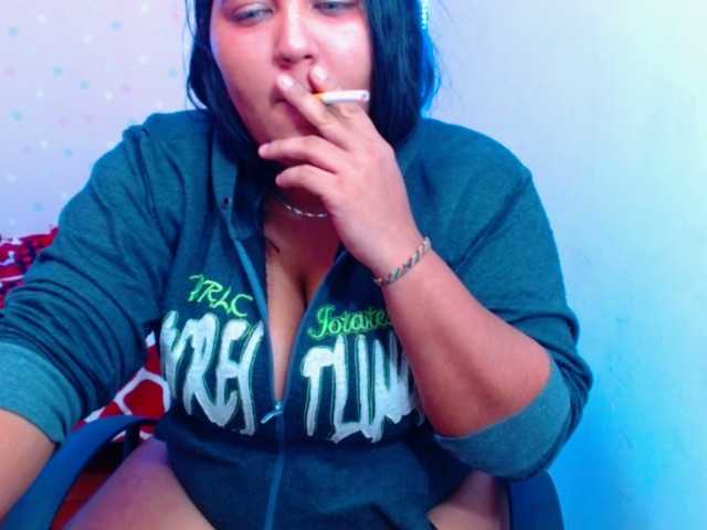 Fotoğraflar Themistress #findom #smoke #mistress #bigboobs #sph #lovense