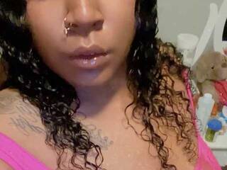 Erotik görüntülü sohbet Thicaliciouss