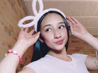 Erotik görüntülü sohbet tiny-cora