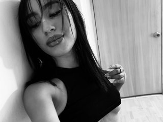 Erotik görüntülü sohbet tiny-sarah1
