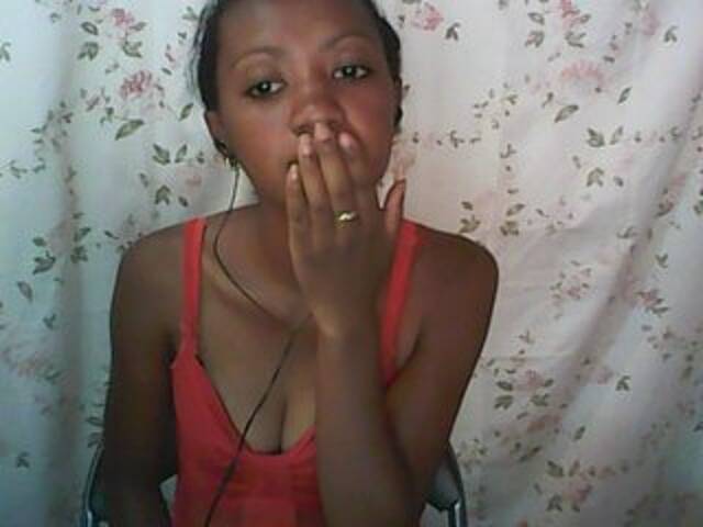 Yayın ekran görüntüleri tinychloe