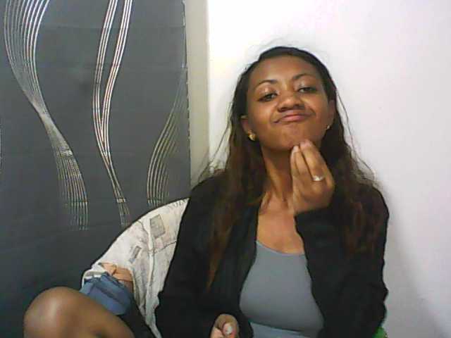 Yayın ekran görüntüleri tinychloe