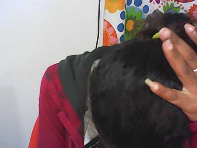 Yayın ekran görüntüleri tinychloe