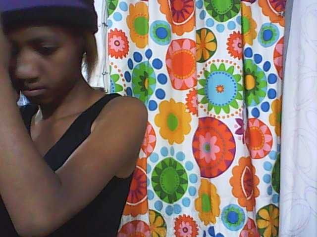 Yayın ekran görüntüleri tinychloe