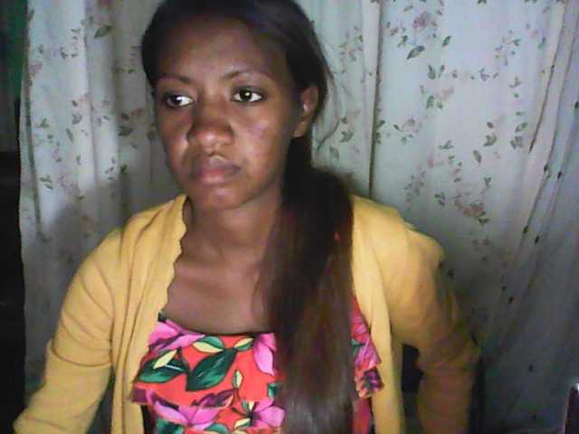 Yayın ekran görüntüleri tinychloe