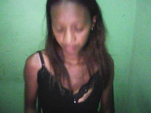 Yayın ekran görüntüleri tinychloe