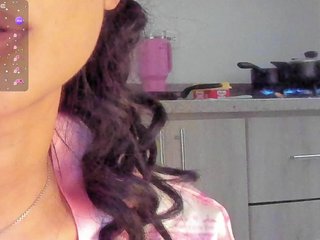 Erotik görüntülü sohbet Tinny111