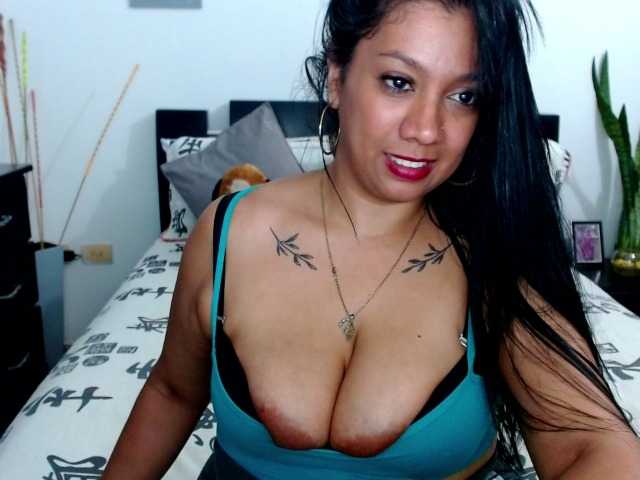 Fotoğraflar titsbiglovers Hello guys let's have fun .. Show cum for 599 tokens