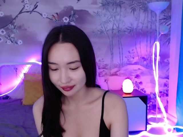 Fotoğraflar TomikoMilo Have you ever tried royal blowjob or ever hear about this ? Ask me ! My fav vibe level 5,10,20,30,40,50, 66 it goes me crazy #asian #mistress #skinny #squirt #stockings