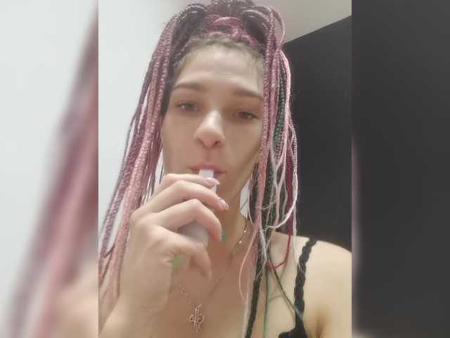 Yayın ekran görüntüleri TreshGirls