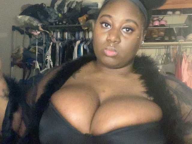 Fotoğraflar TuttiCakes BBW Chilling