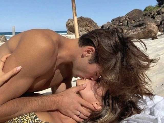 Profilin fotoğrafı TwiceAsHotXXX