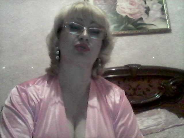 Fotoğraflar _mamasita_ Greetings, my dears: * Welcome im my room. I will be glad to your attention and gifts :)