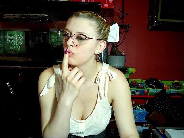 Yayın ekran görüntüleri KinkyJawn