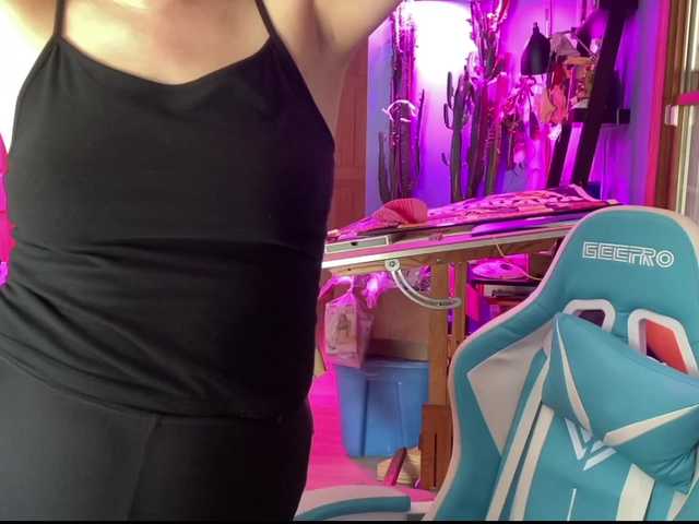 Yayın ekran görüntüleri KinkyJawn