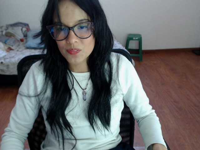 Fotoğraflar valak133 ❤️25 nakedtokenspls play with me pls Help me to have a big orgasm.❤️ #squirt #colombia #latina #glasses#c2c